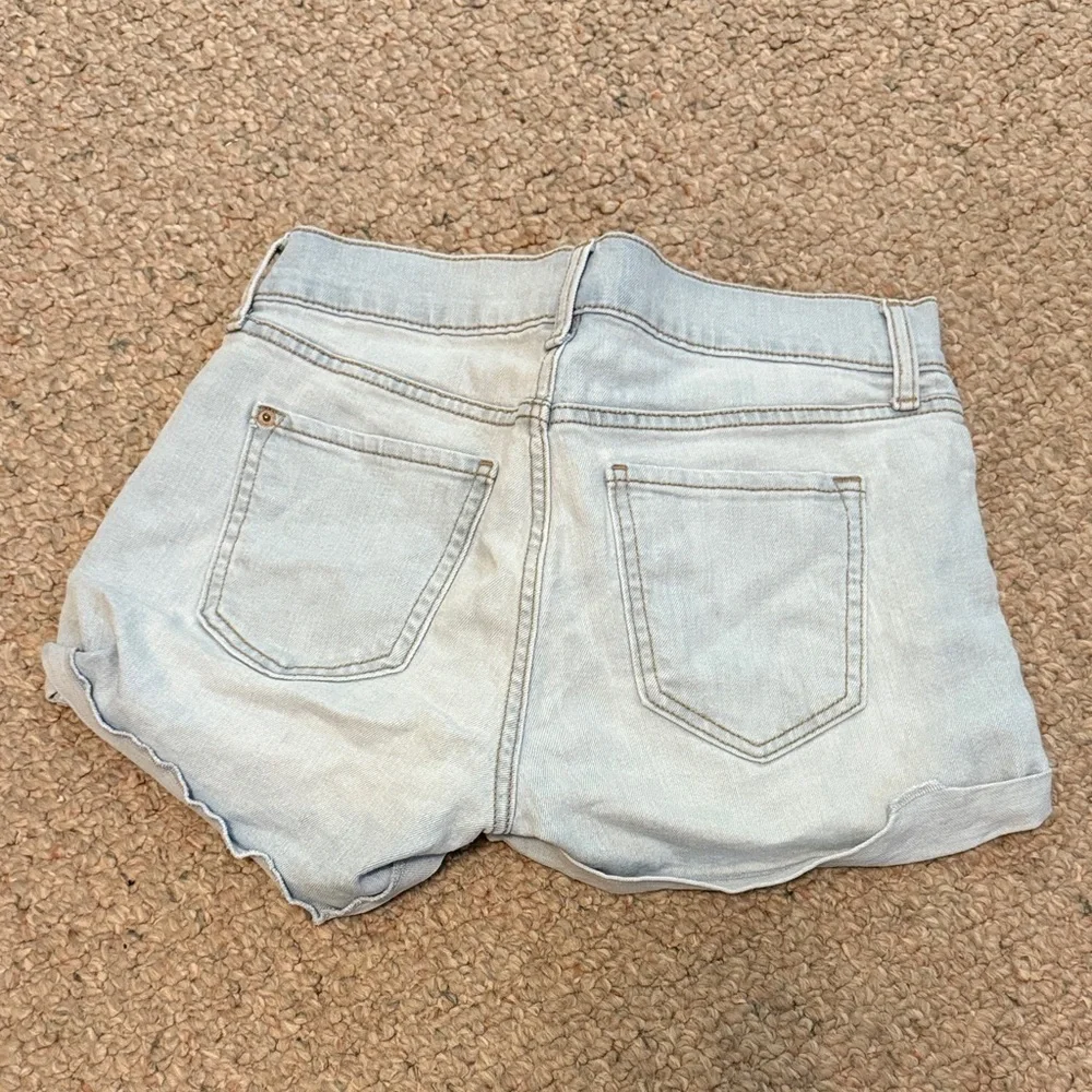 Old Navy Women's Light Blue Jean Shorts - Picture 3 of 3